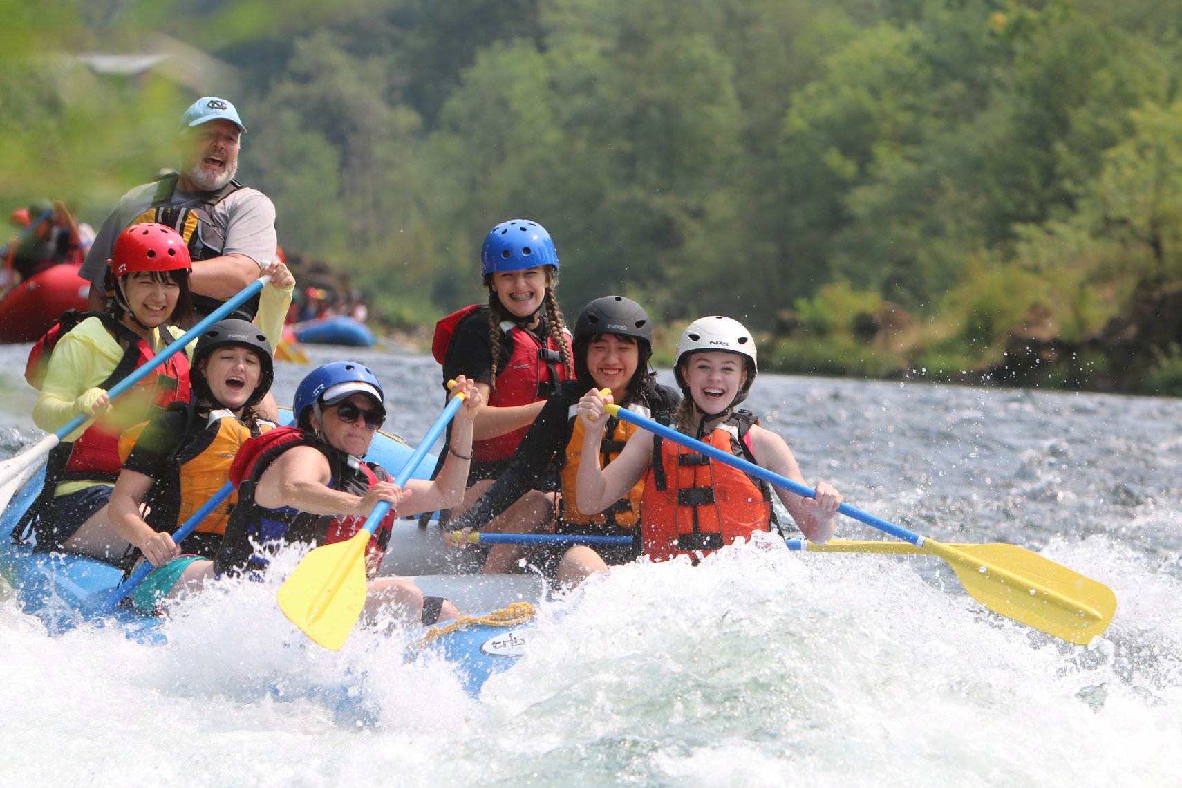 Read more about the article Santiam White Water Rafting: Rafting Near Portland – eNRG